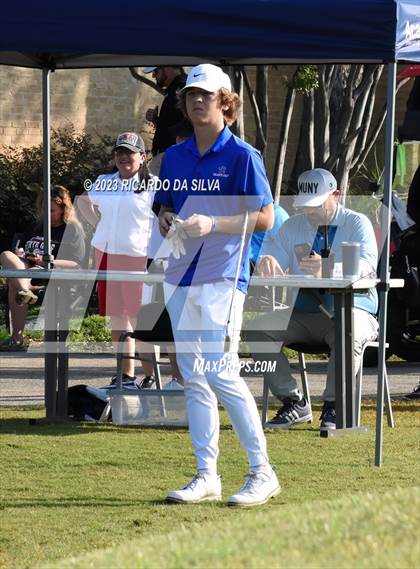 Thumbnail 2 in UIL 2A Boys Golf Finals photogallery.