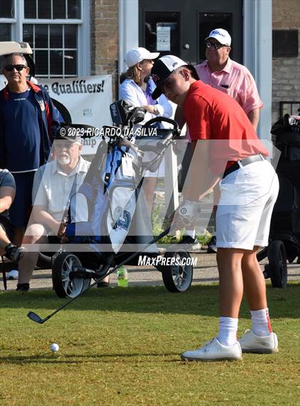 Thumbnail 3 in UIL 2A Boys Golf Finals photogallery.