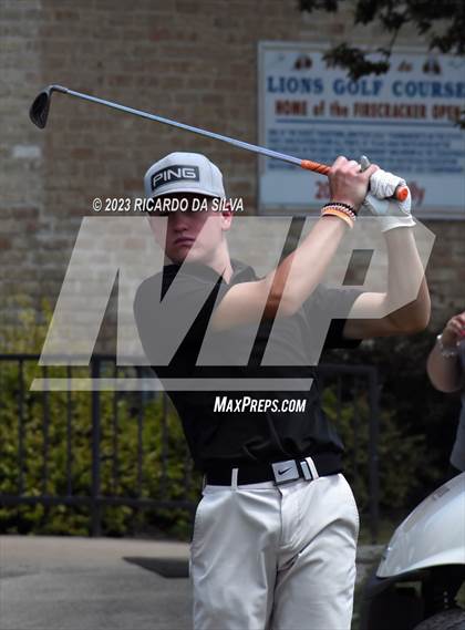 Thumbnail 3 in UIL 2A Boys Golf Finals photogallery.