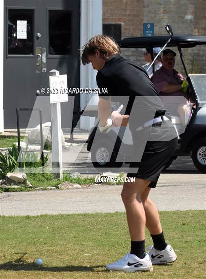 Thumbnail 3 in UIL 2A Boys Golf Finals photogallery.