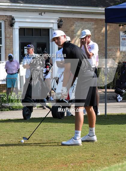 Thumbnail 1 in UIL 2A Boys Golf Finals photogallery.