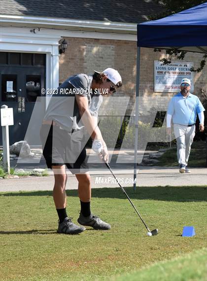 Thumbnail 1 in UIL 2A Boys Golf Finals photogallery.