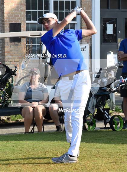 Thumbnail 1 in UIL 2A Boys Golf Finals photogallery.