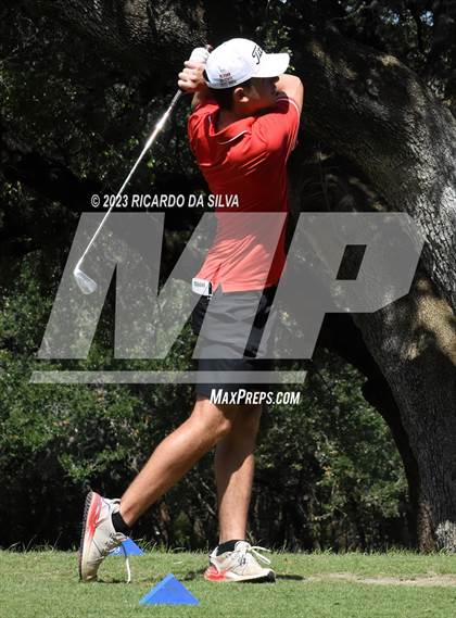 Thumbnail 3 in UIL 2A Boys Golf Finals photogallery.