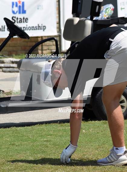 Thumbnail 2 in UIL 2A Boys Golf Finals photogallery.