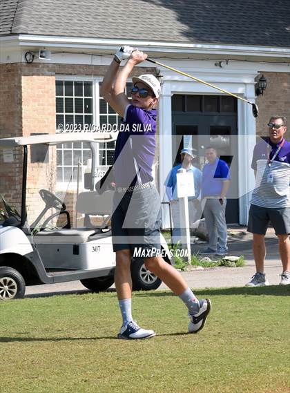 Thumbnail 3 in UIL 2A Boys Golf Finals photogallery.