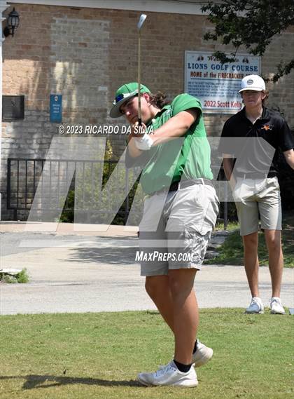 Thumbnail 2 in UIL 2A Boys Golf Finals photogallery.