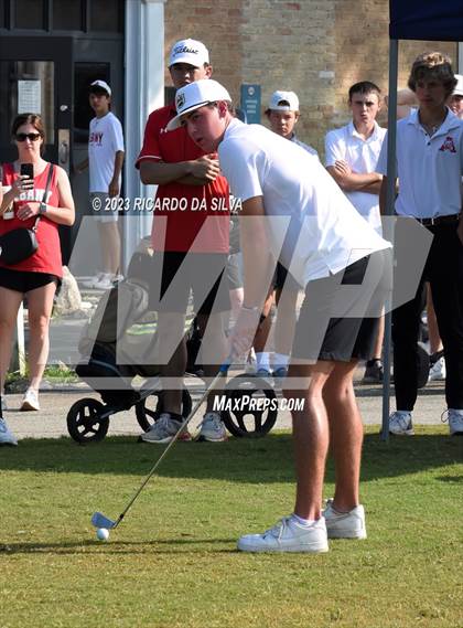 Thumbnail 3 in UIL 2A Boys Golf Finals photogallery.