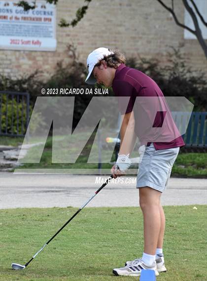 Thumbnail 1 in UIL 2A Boys Golf Finals photogallery.