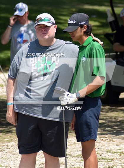 Thumbnail 3 in UIL 2A Boys Golf Finals photogallery.