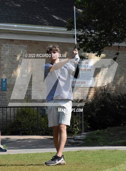 Thumbnail 3 in UIL 2A Boys Golf Finals photogallery.