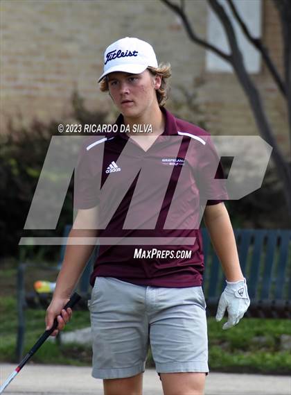 Thumbnail 3 in UIL 2A Boys Golf Finals photogallery.