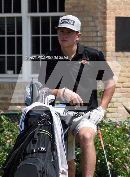 Thumbnail 1 in UIL 2A Boys Golf Finals photogallery.