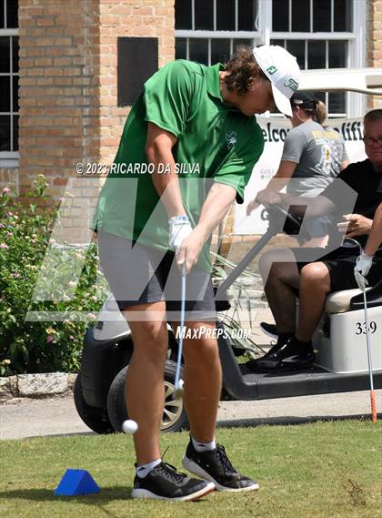 Thumbnail 2 in UIL 2A Boys Golf Finals photogallery.