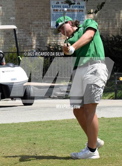Thumbnail 2 in UIL 2A Boys Golf Finals photogallery.