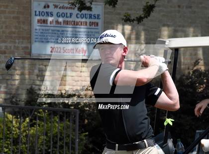 Thumbnail 3 in UIL 2A Boys Golf Finals photogallery.