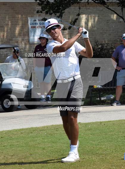 Thumbnail 1 in UIL 2A Boys Golf Finals photogallery.