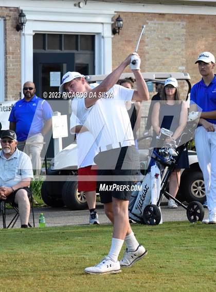 Thumbnail 1 in UIL 2A Boys Golf Finals photogallery.