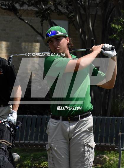 Thumbnail 1 in UIL 2A Boys Golf Finals photogallery.