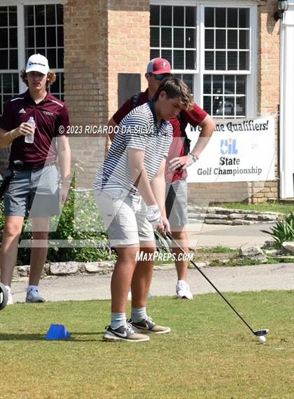 Thumbnail 3 in UIL 2A Boys Golf Finals photogallery.