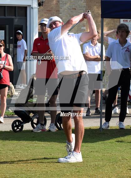 Thumbnail 1 in UIL 2A Boys Golf Finals photogallery.
