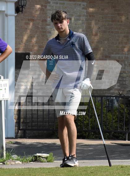 Thumbnail 3 in UIL 2A Boys Golf Finals photogallery.