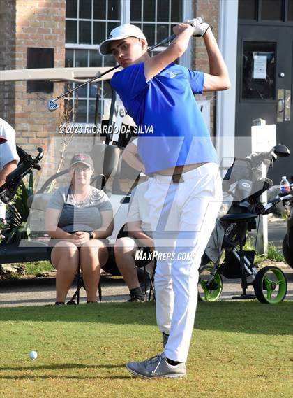 Thumbnail 3 in UIL 2A Boys Golf Finals photogallery.