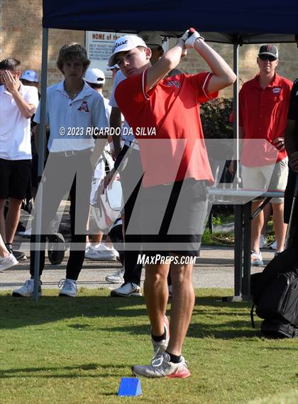 Thumbnail 2 in UIL 2A Boys Golf Finals photogallery.