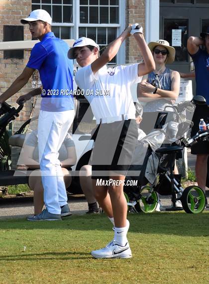 Thumbnail 2 in UIL 2A Boys Golf Finals photogallery.
