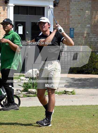 Thumbnail 1 in UIL 2A Boys Golf Finals photogallery.