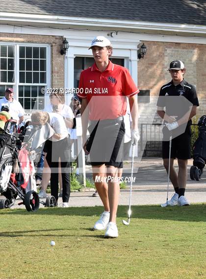 Thumbnail 3 in UIL 2A Boys Golf Finals photogallery.