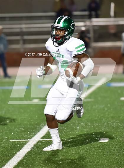 Thumbnail 3 in Cuero vs Navarro (UIL Class 4A-2 Region IV Third Round) photogallery.