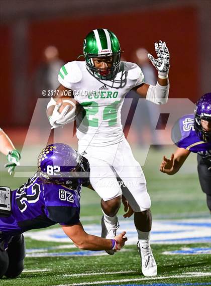 Thumbnail 2 in Cuero vs Navarro (UIL Class 4A-2 Region IV Third Round) photogallery.