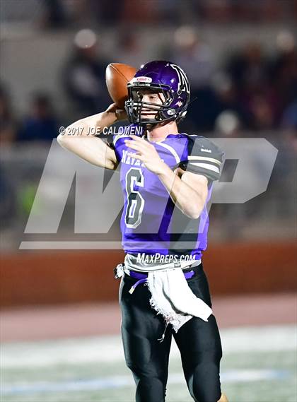 Thumbnail 3 in Cuero vs Navarro (UIL Class 4A-2 Region IV Third Round) photogallery.