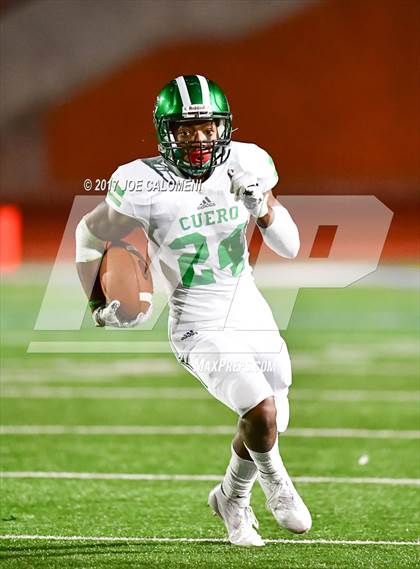 Thumbnail 1 in Cuero vs Navarro (UIL Class 4A-2 Region IV Third Round) photogallery.