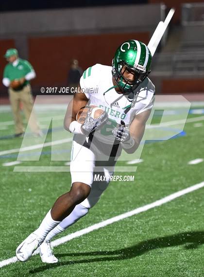 Thumbnail 2 in Cuero vs Navarro (UIL Class 4A-2 Region IV Third Round) photogallery.