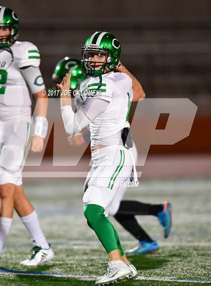 Thumbnail 3 in Cuero vs Navarro (UIL Class 4A-2 Region IV Third Round) photogallery.