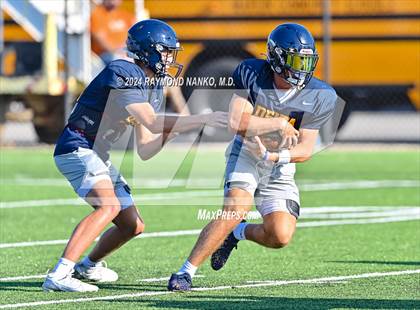 Thumbnail 3 in Oak Hill vs Delta (Grant County Scrimmage) photogallery.