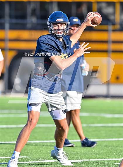 Thumbnail 2 in Oak Hill vs Delta (Grant County Scrimmage) photogallery.