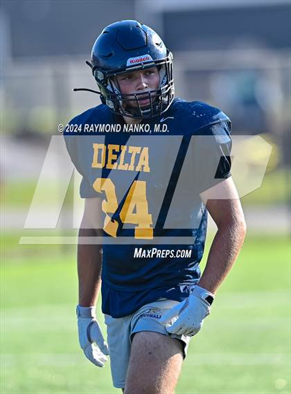 Thumbnail 1 in Oak Hill vs Delta (Grant County Scrimmage) photogallery.