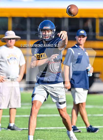 Thumbnail 2 in Oak Hill vs Delta (Grant County Scrimmage) photogallery.