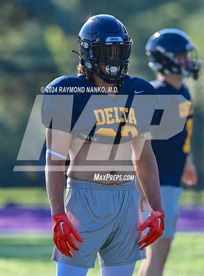 Thumbnail 2 in Oak Hill vs Delta (Grant County Scrimmage) photogallery.
