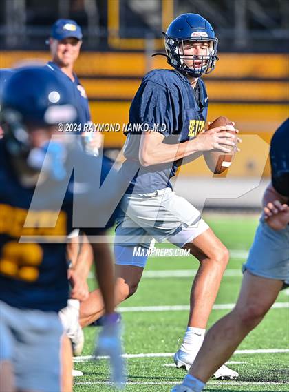 Thumbnail 1 in Oak Hill vs Delta (Grant County Scrimmage) photogallery.