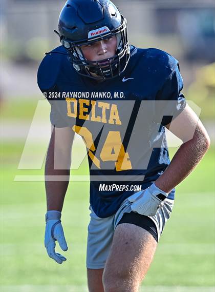 Thumbnail 3 in Oak Hill vs Delta (Grant County Scrimmage) photogallery.
