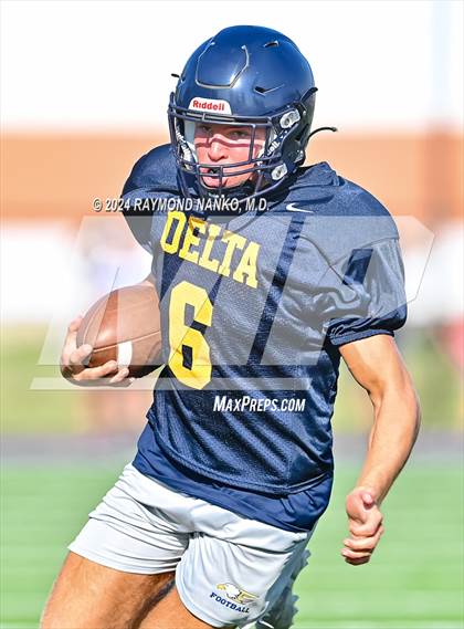 Thumbnail 1 in Oak Hill vs Delta (Grant County Scrimmage) photogallery.