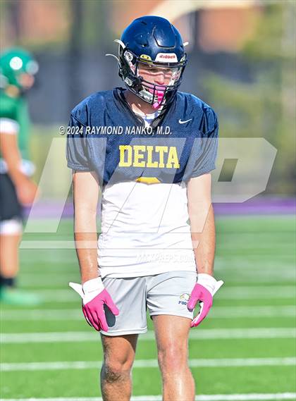 Thumbnail 2 in Oak Hill vs Delta (Grant County Scrimmage) photogallery.