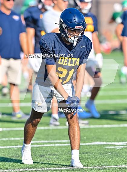 Thumbnail 1 in Oak Hill vs Delta (Grant County Scrimmage) photogallery.