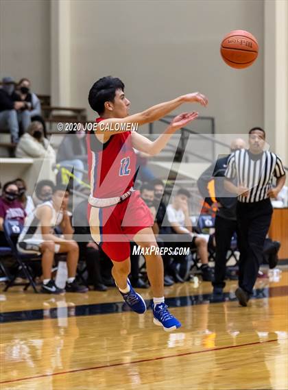 Thumbnail 3 in Highlands vs Jefferson photogallery.
