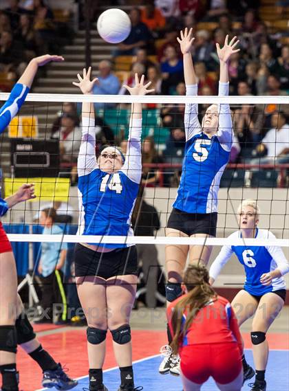 Thumbnail 1 in Cherry Creek vs. Fruita Monument (CHSAA 5A Pool 4) photogallery.