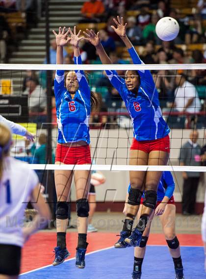 Thumbnail 1 in Cherry Creek vs. Fruita Monument (CHSAA 5A Pool 4) photogallery.